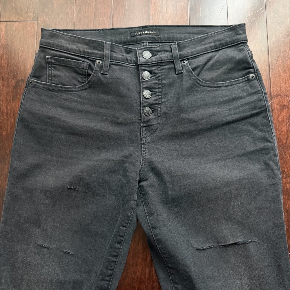 Lucky Brand Women’s Pants Mid Rise Size 12 / 31R Crop Mini Boot Black Distressed - Picture 2 of 10